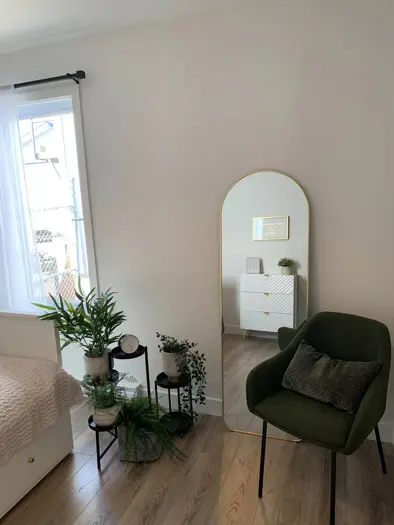 CH2 Chaise Et Miroir