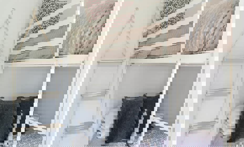C33f827d 71Df 4A42 9E22 B280a4ff2053
