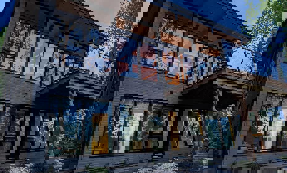 1B5cb68e 83E7 4C9f B32c E75557fdd5a2